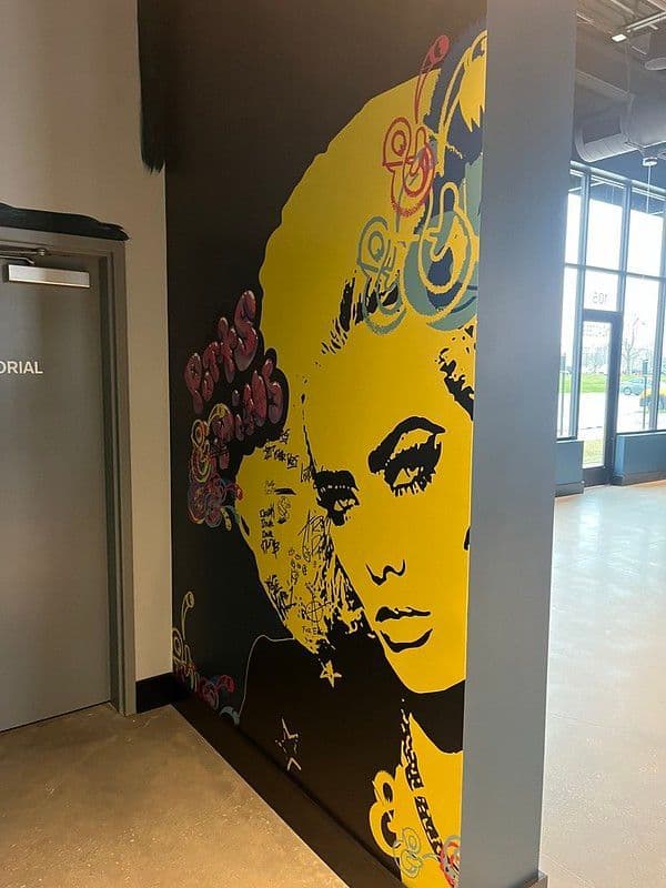 Large-Format & Wall Graphics