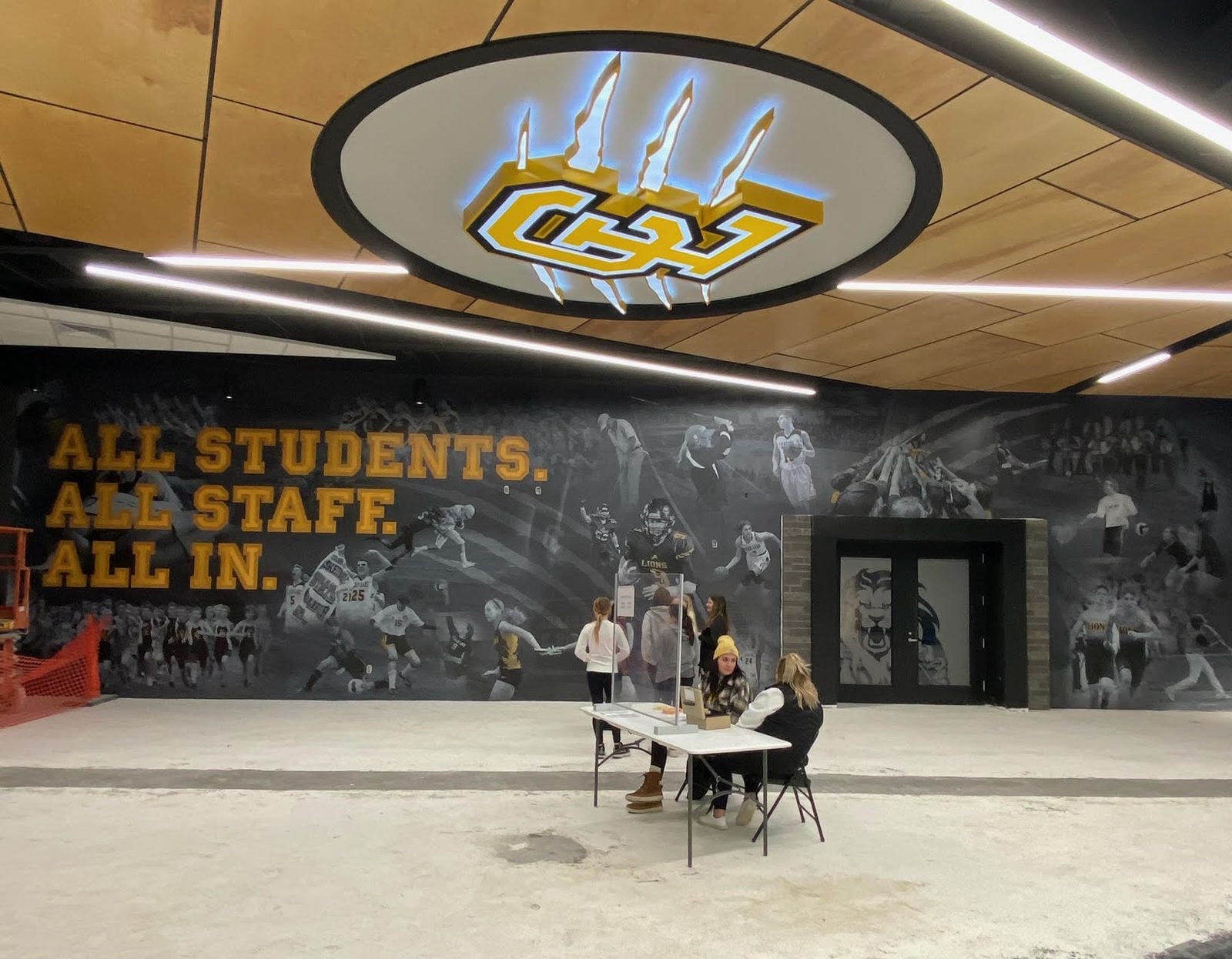 Clear Lake athletic facility wall graphics